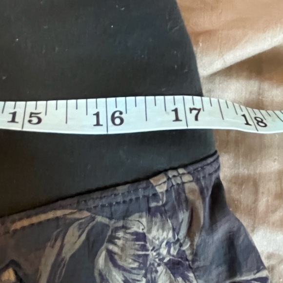 Athleta Trekkie North Printed Shorts Women's 12 Olive Army Green Floral like new - Picture 7 of 8